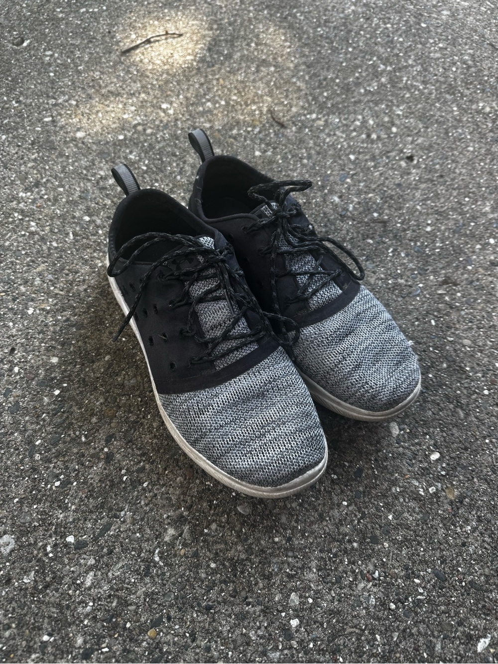 Under Armour Women’s Tennis Shoes Size 9.5